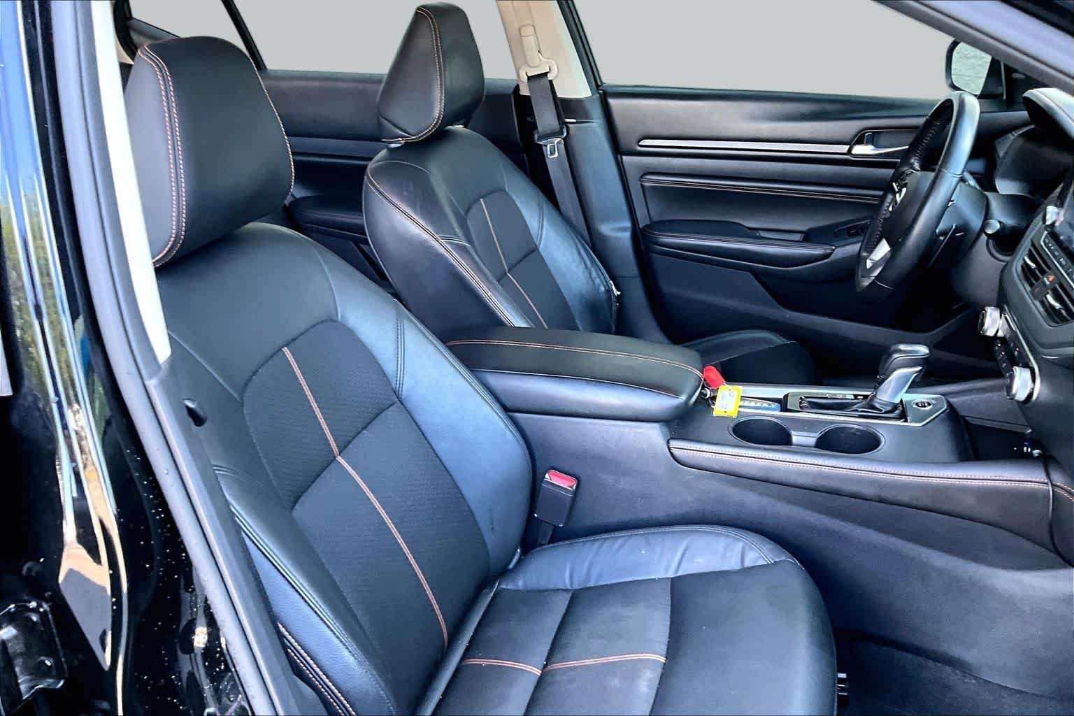 Used 2021 Black Nissan 2.5 SR image 9