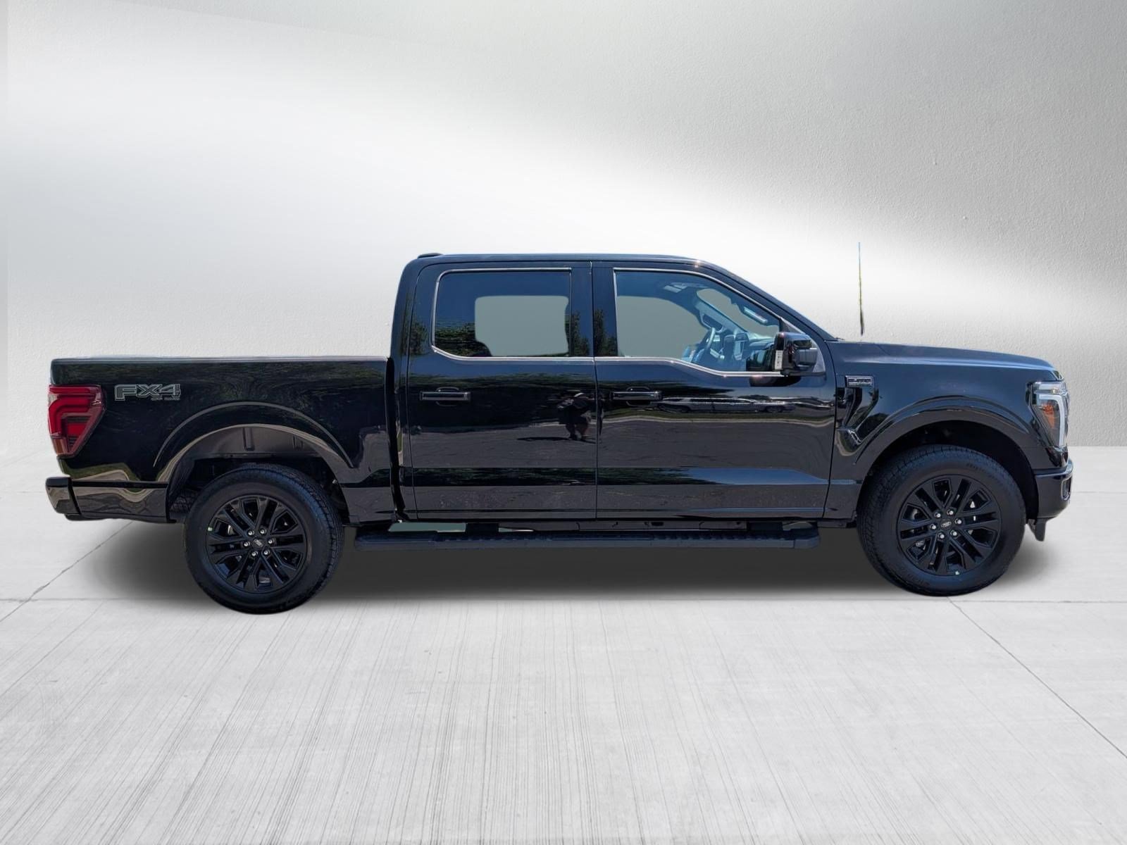 Used 2025 Black Metallic Ford LARIAT image 5