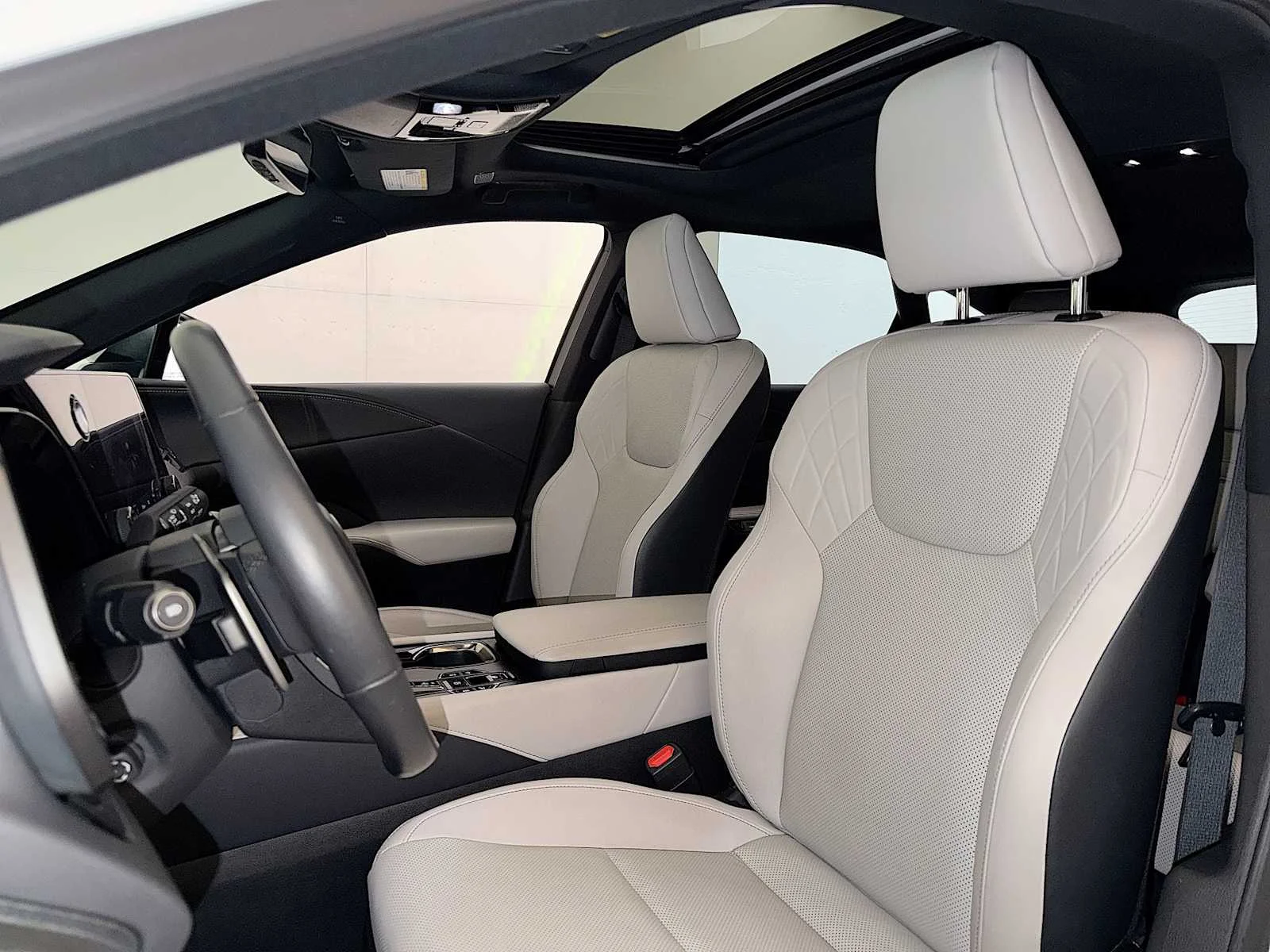 Used 2023 Eminent White Pearl Lexus Premium image 19