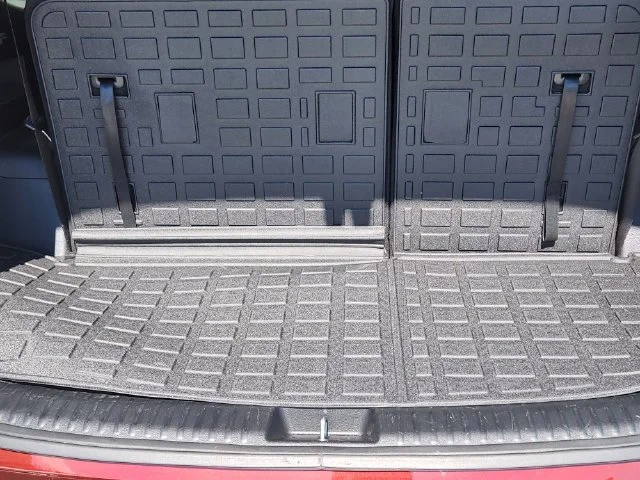 Used 2024 Red Kia EX image 33