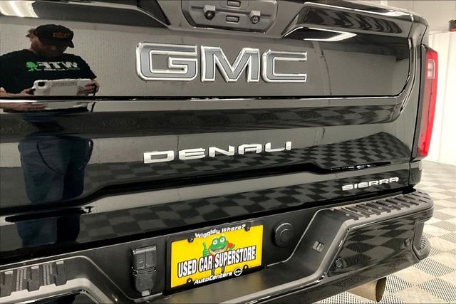 Used 2024 Onyx Black GMC Denali Ultimate image 9