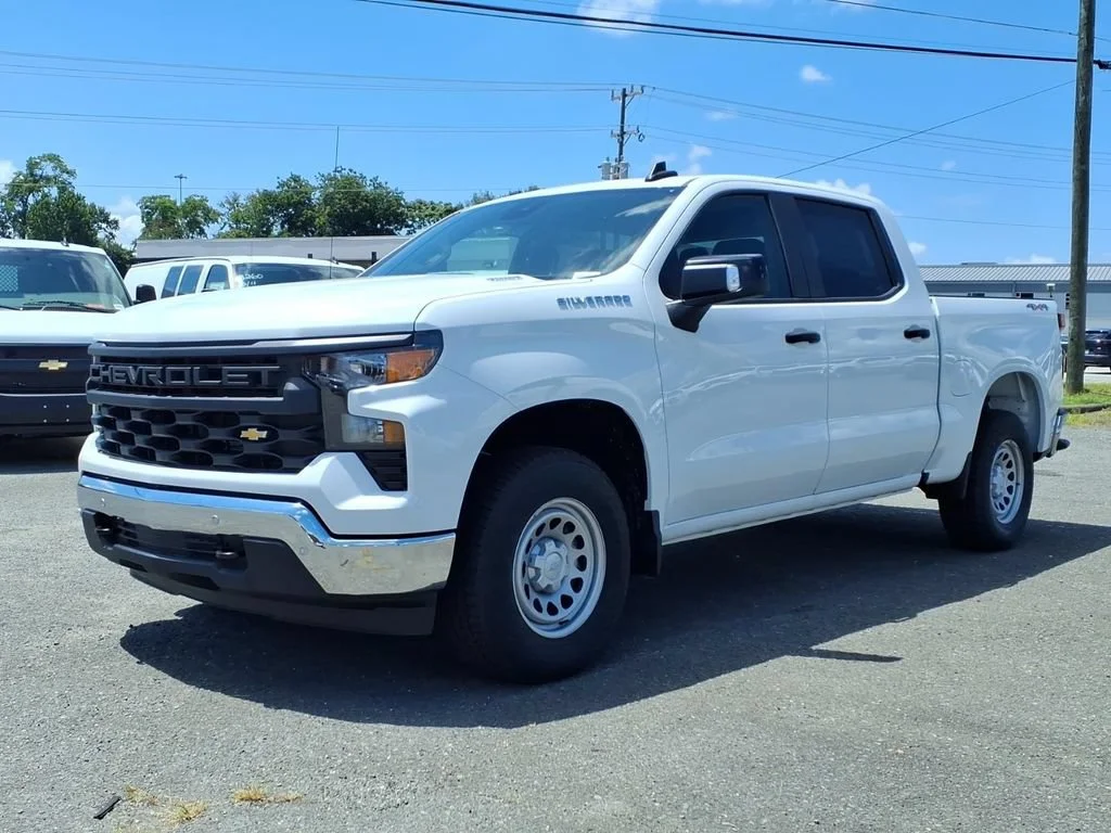 New 2026 Summit White Chevrolet WT image 3
