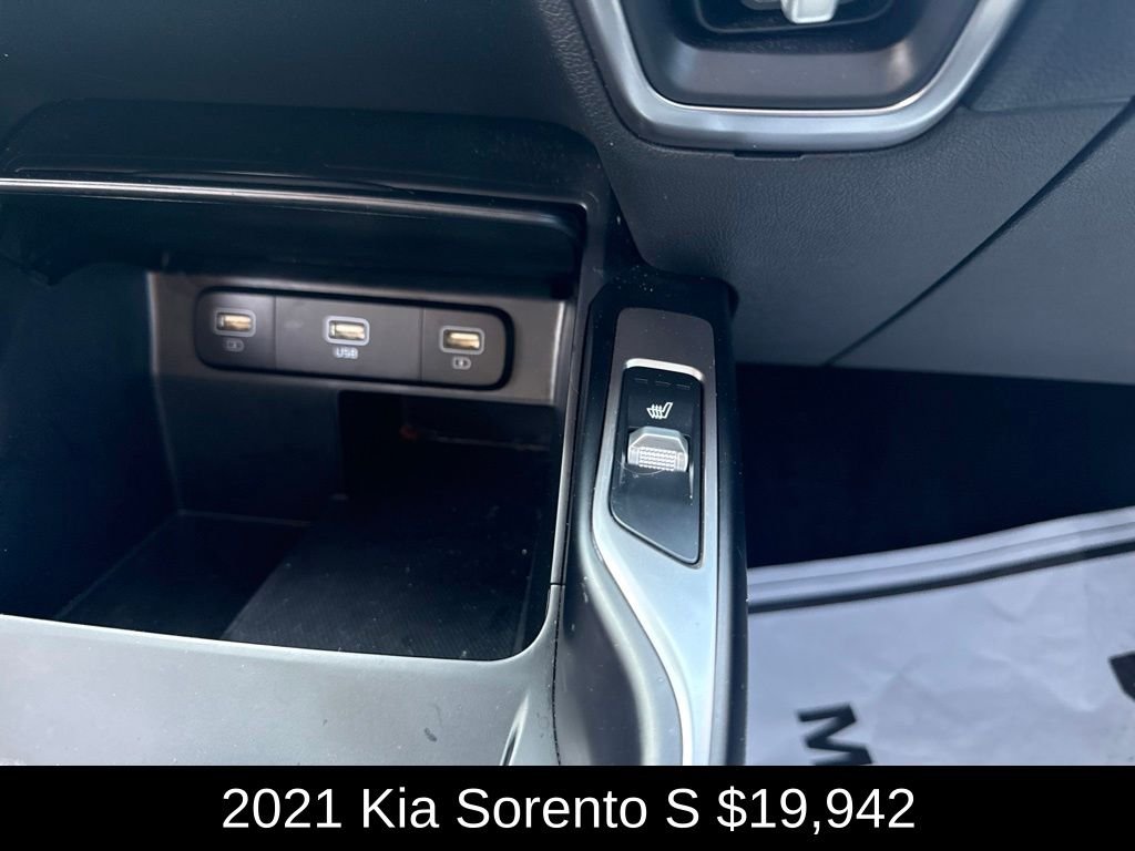 Used 2021 Ebony Black Kia S image 29