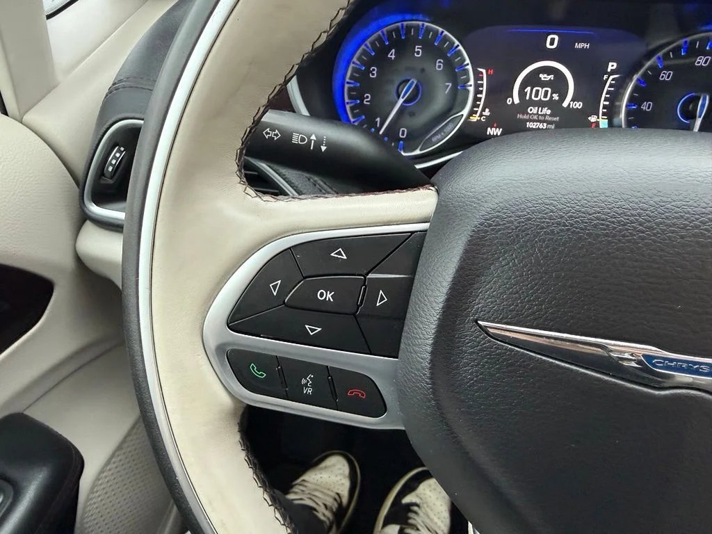 Certified Used 2017 Silver Chrysler Limited image 19