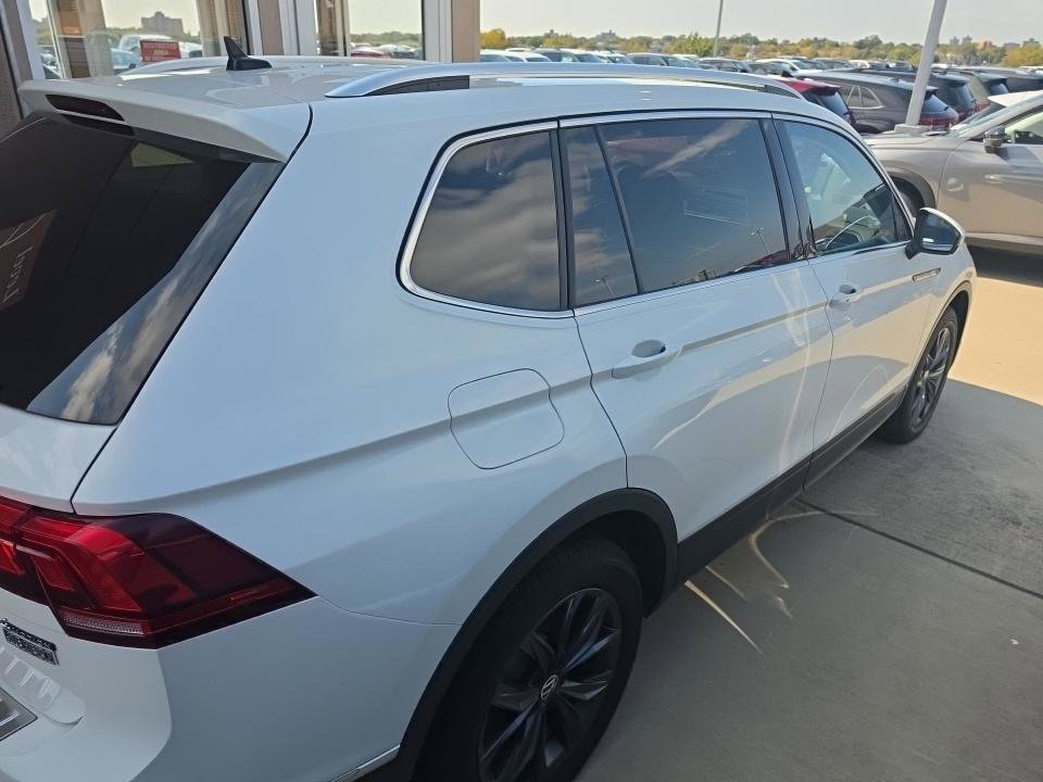 Used 2023 White Volkswagen 2.0T SE image 4