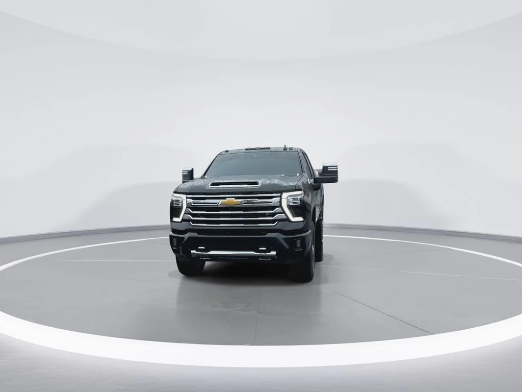 Used 2024 Black Chevrolet High Country image 3