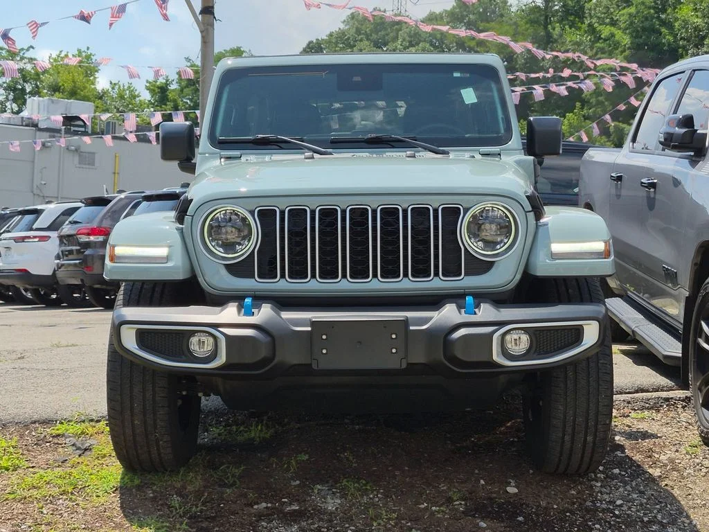 Used 2024 Gray Jeep Sahara 4xe image 3