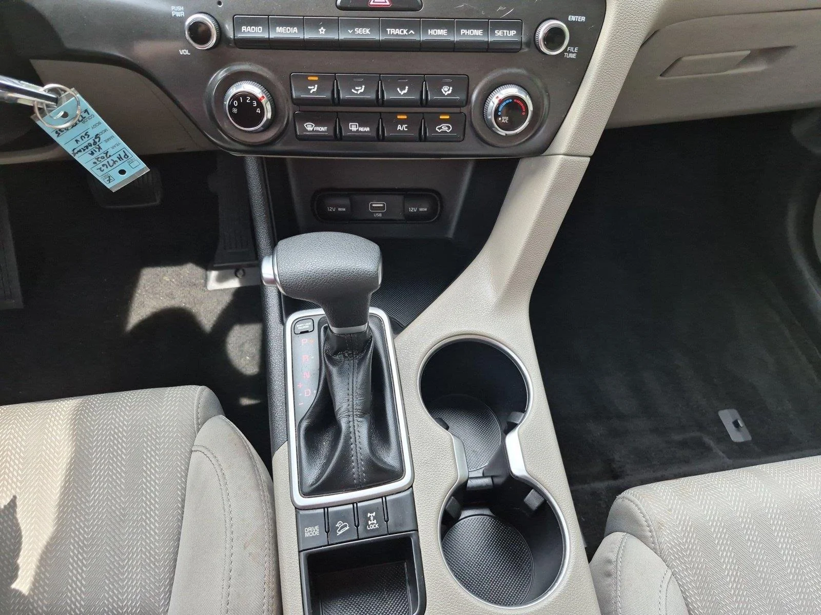 Used 2020 Clear White Kia LX image 27