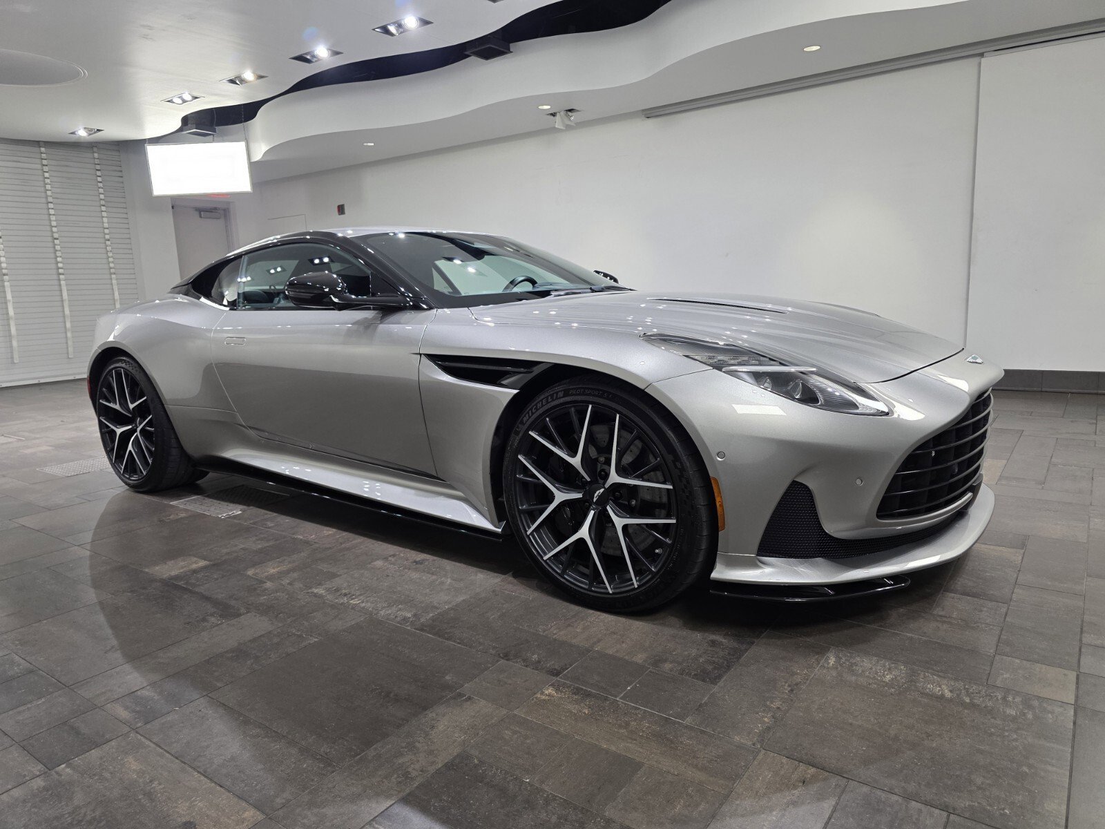 2024 Aston Martin DB12 Base