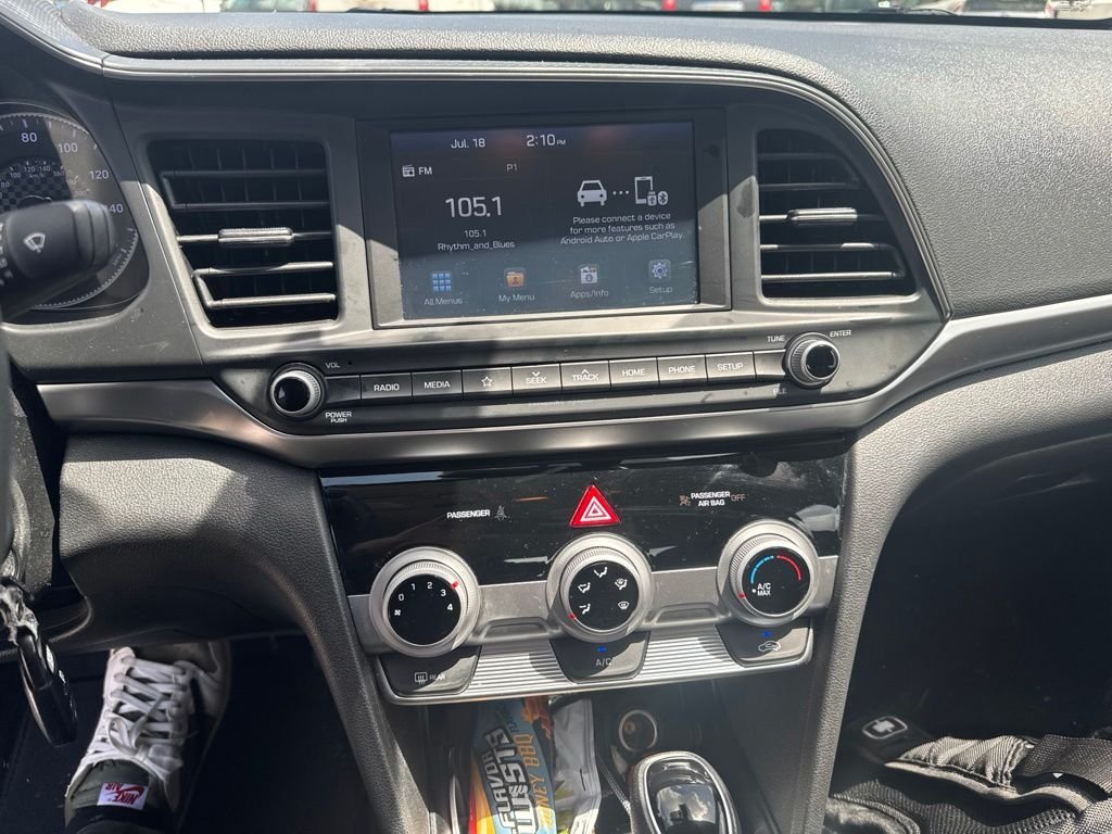 Used 2019 Silver Hyundai SEL image 9