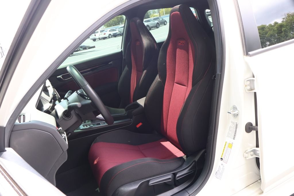 Used 2024 White Honda Base image 31