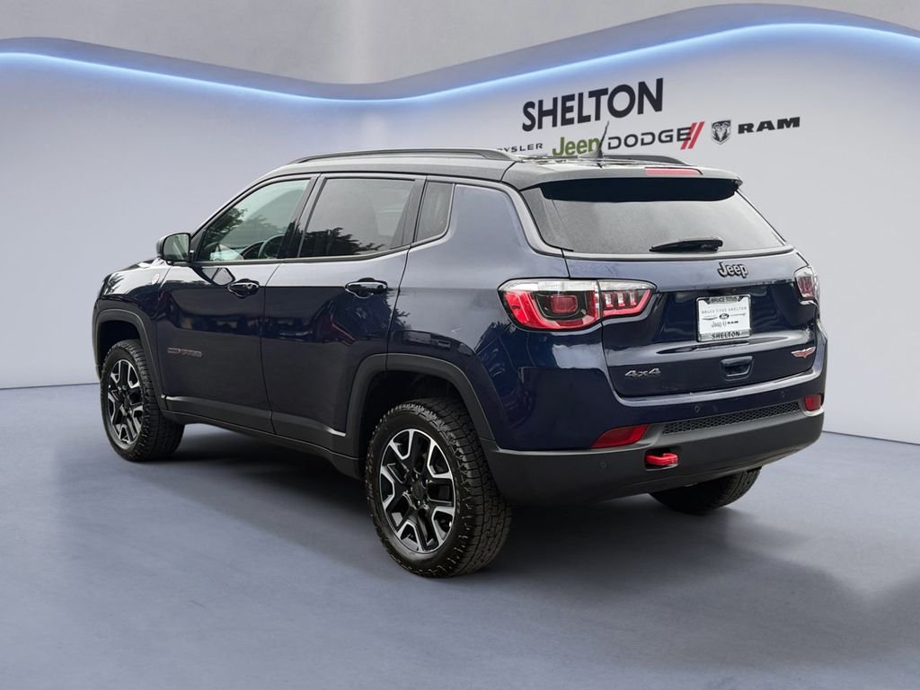Used 2019 Blue Jeep Trailhawk image 4
