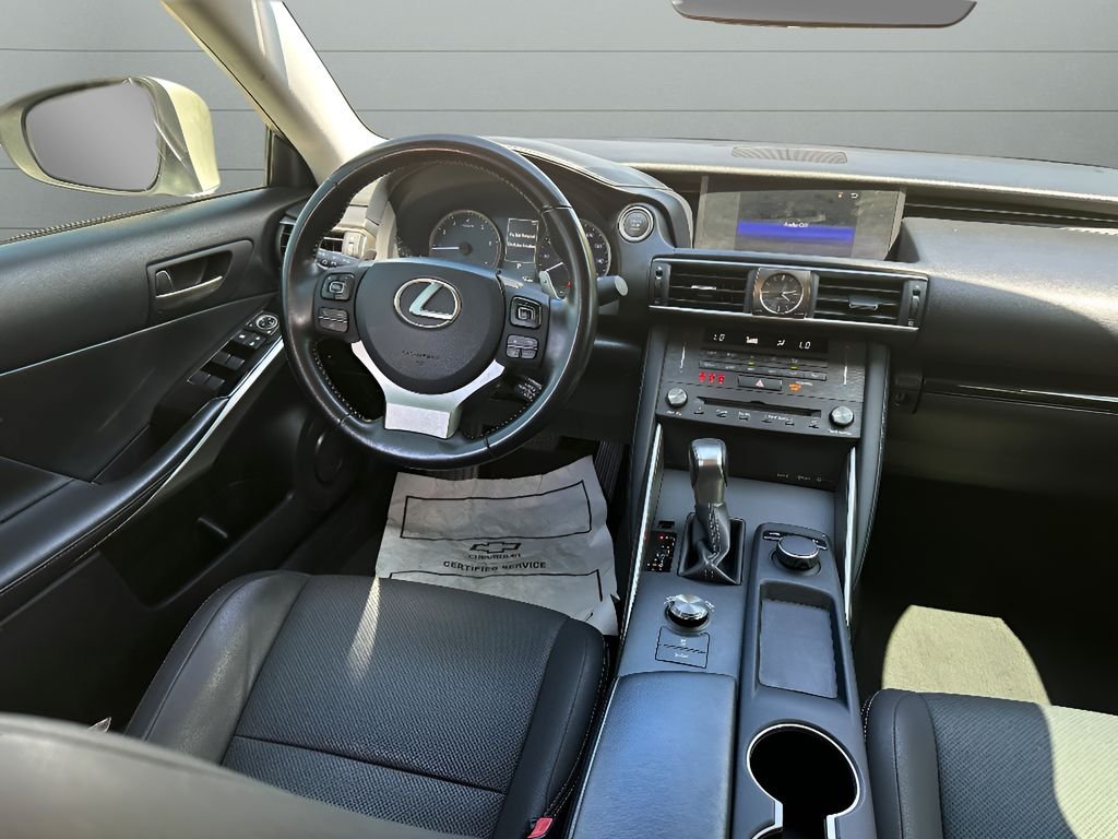 Used 2020 Eminent White Pearl Lexus Base image 14