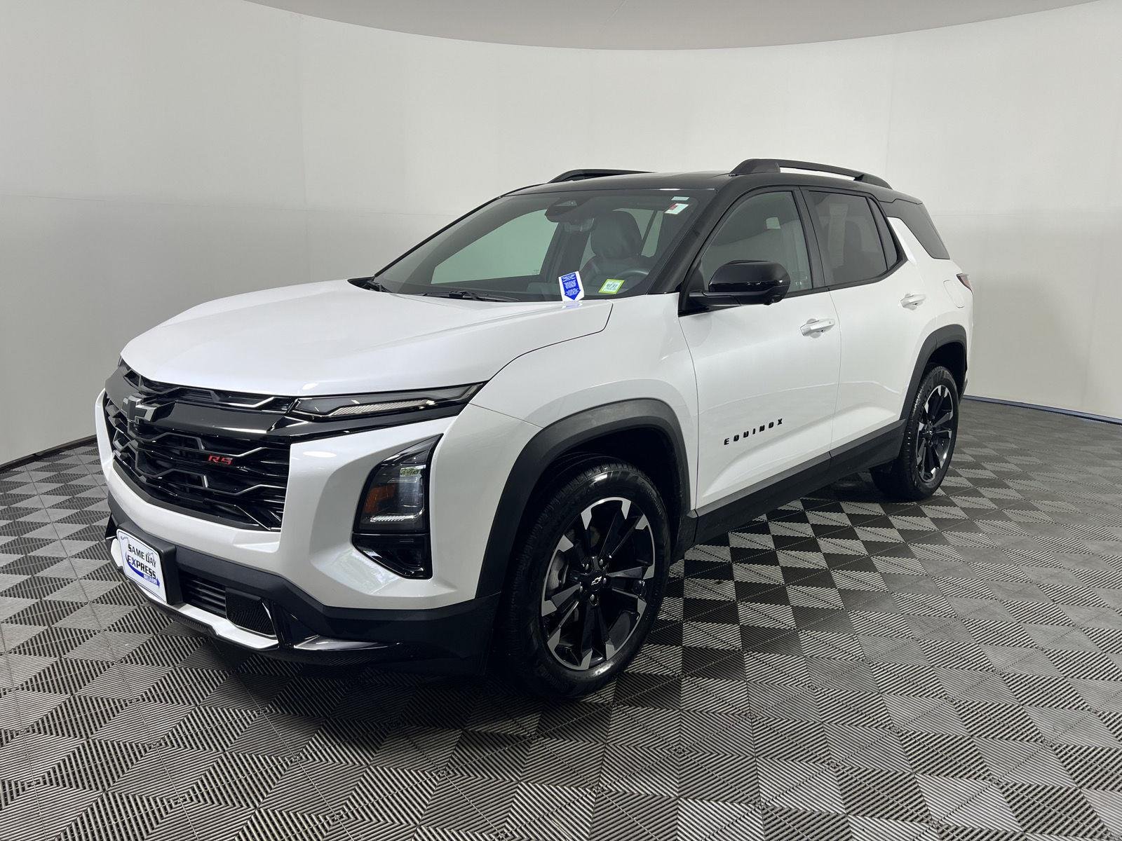 Used 2025 Iridescent Pearl Tricoat Chevrolet AWD RS image 30