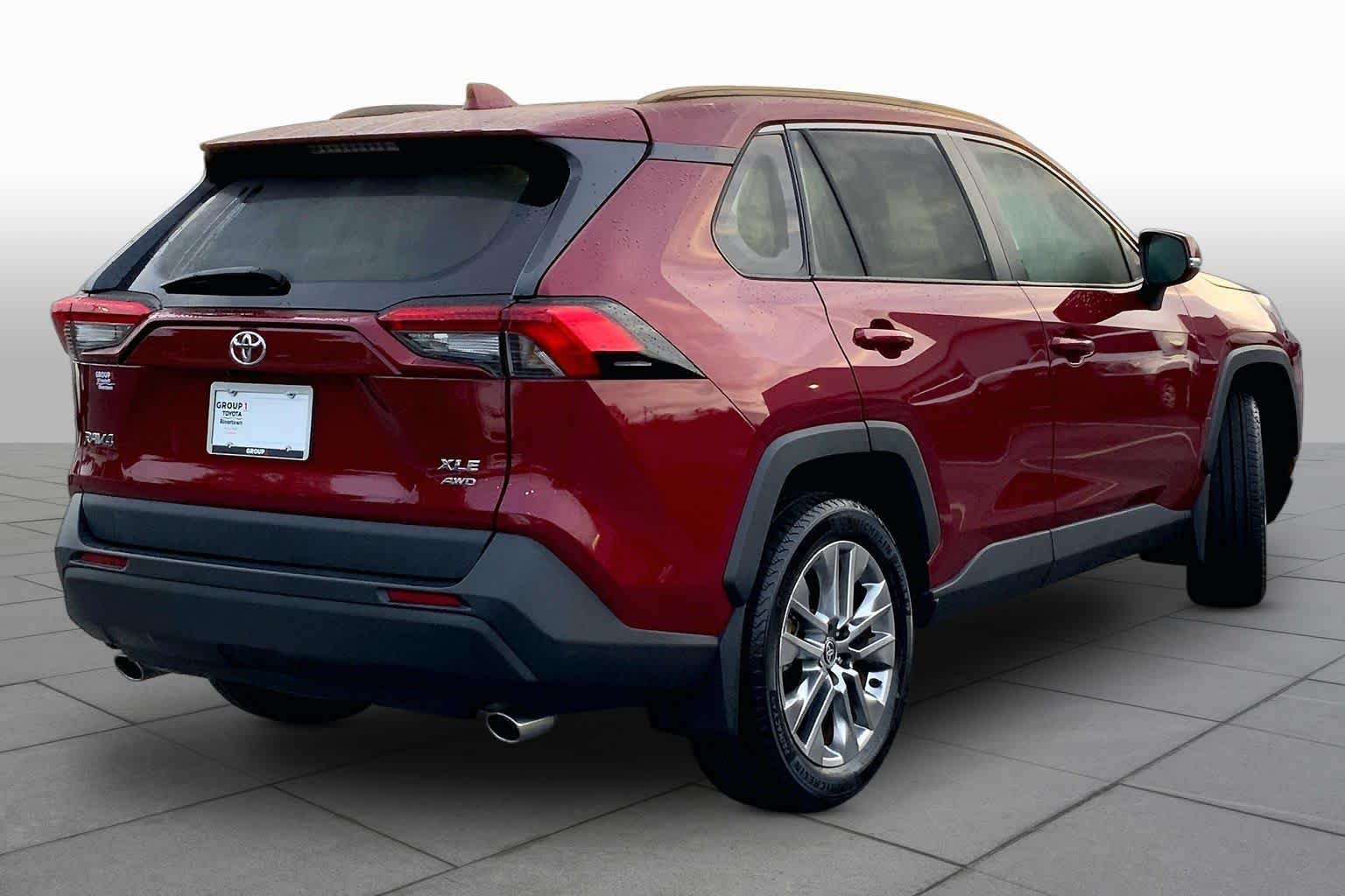 Used 2024 Ruby Flare Pearl Toyota XLE Premium image 13
