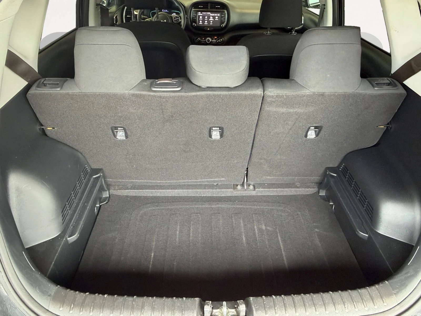 Used 2023 Fusion Black Kia LX image 13