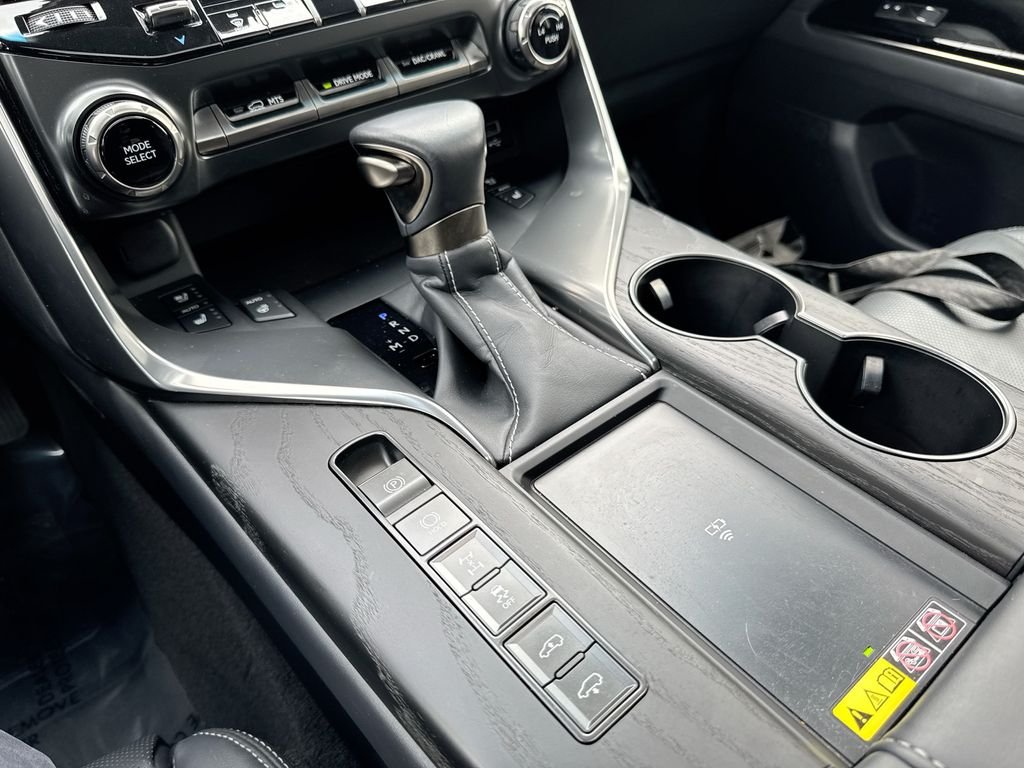 Used 2024 White Lexus 600 Luxury image 29