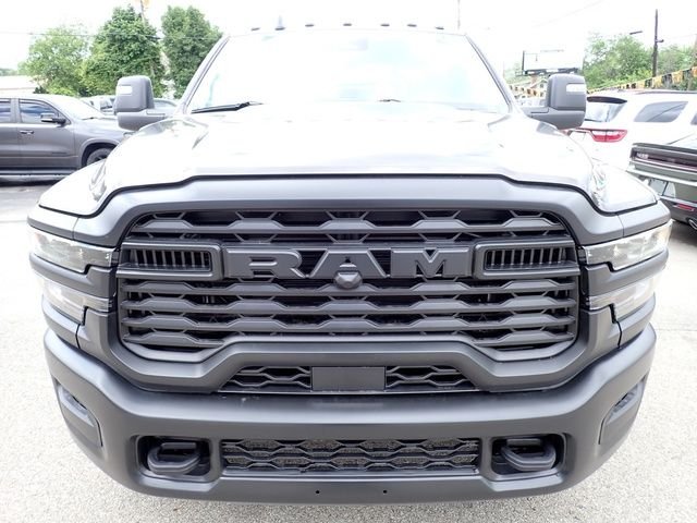 New 2026 Granite Crystal Metallic Clear-Coat Exterior Paint RAM Tradesman image 10