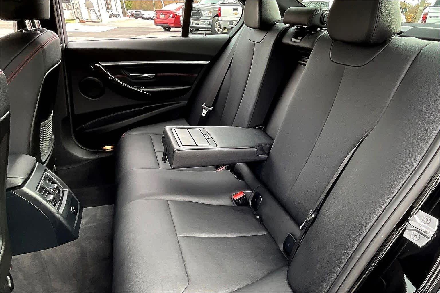 Used 2018 Jet Black BMW 330i xDrive image 21