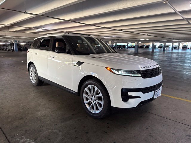 Used 2025 White Land Rover SE image 1