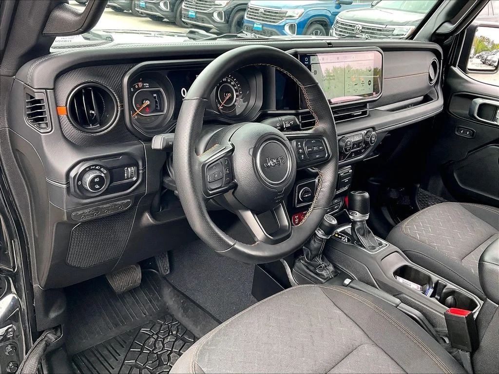 Used 2024 Black Clearcoat Jeep Mojave image 8