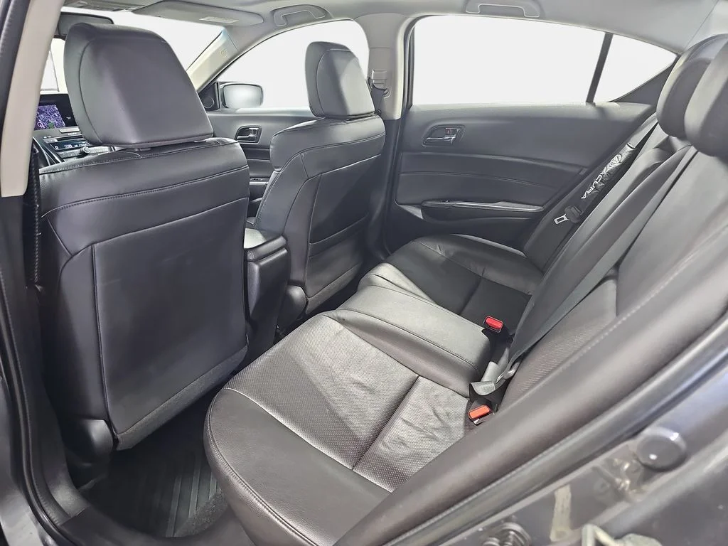 Used 2013  Acura 2.0L image 13