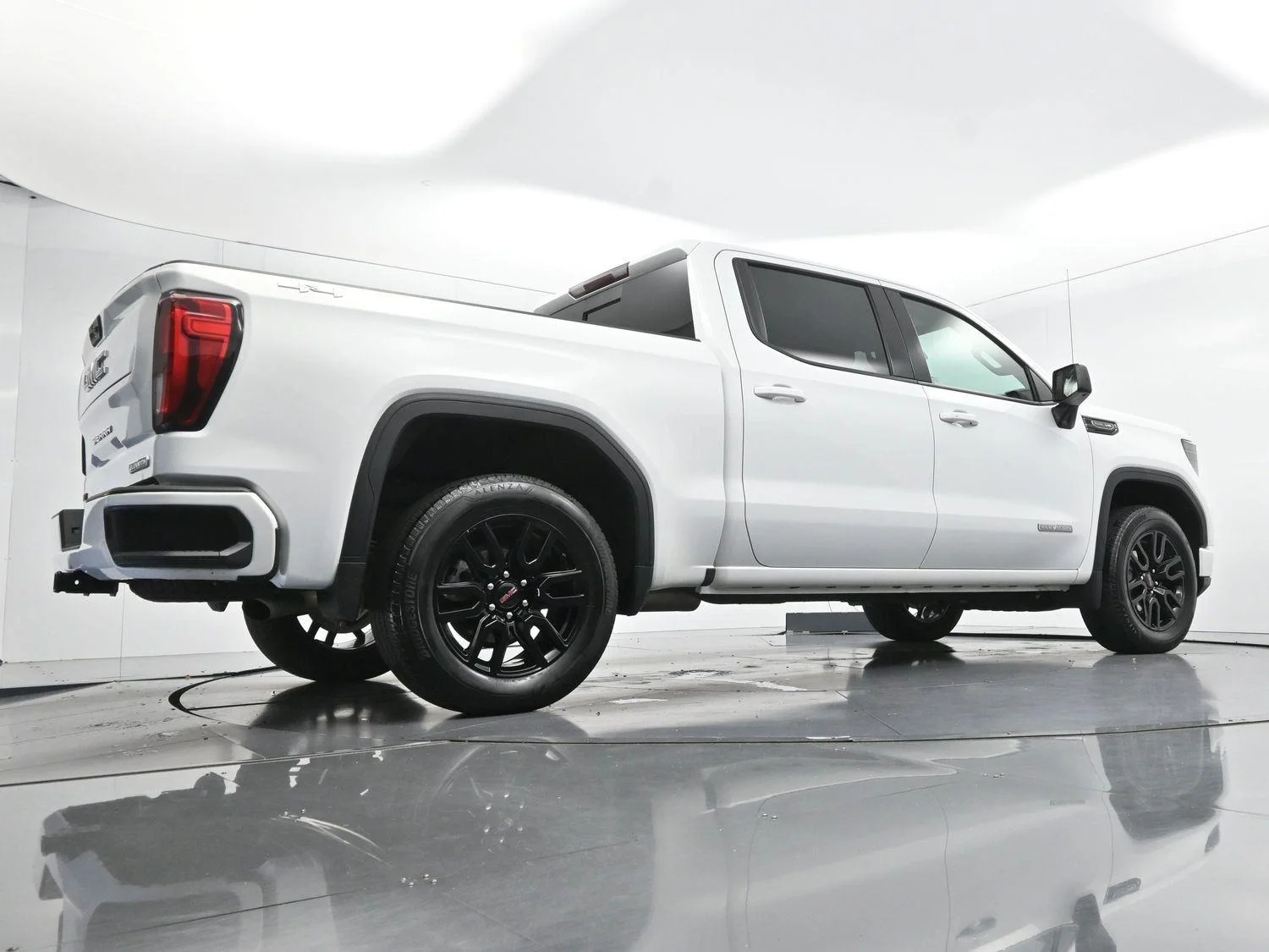 Used 2024 Summit White GMC Elevation image 47