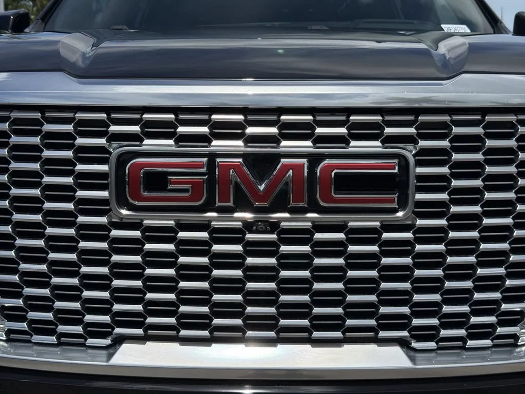 Used 2022 Onyx Black GMC Denali image 38