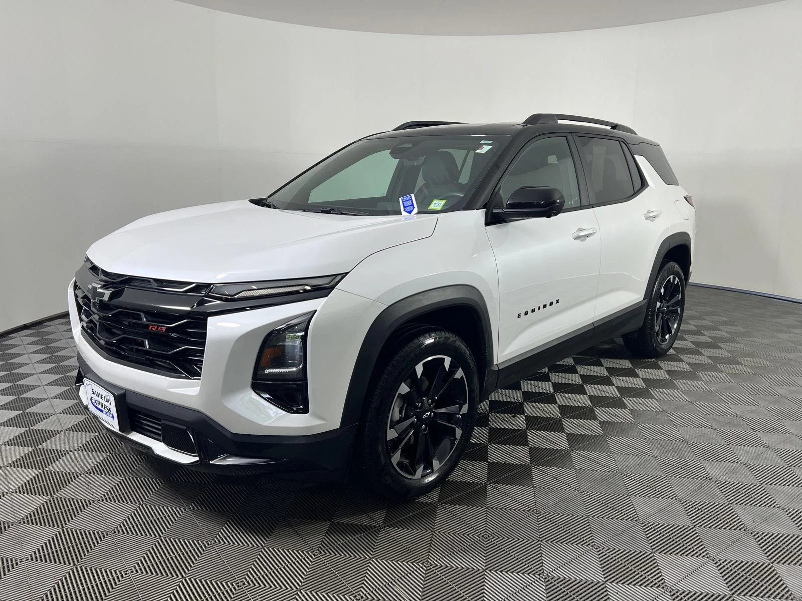 Used 2025 Iridescent Pearl Tricoat Chevrolet RS image 30