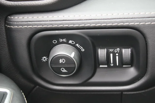 Used 2020 Silver Ram Limited image 18