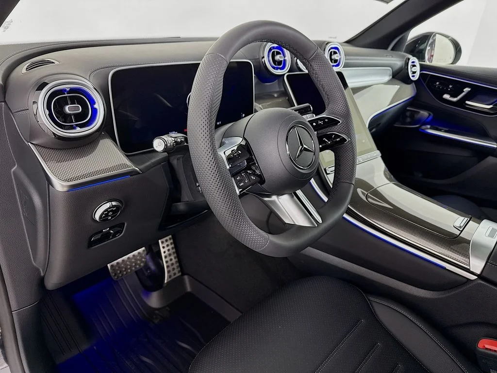 New 2026 Obsidian Black Metallic Mercedes-Benz GLC 300 image 4