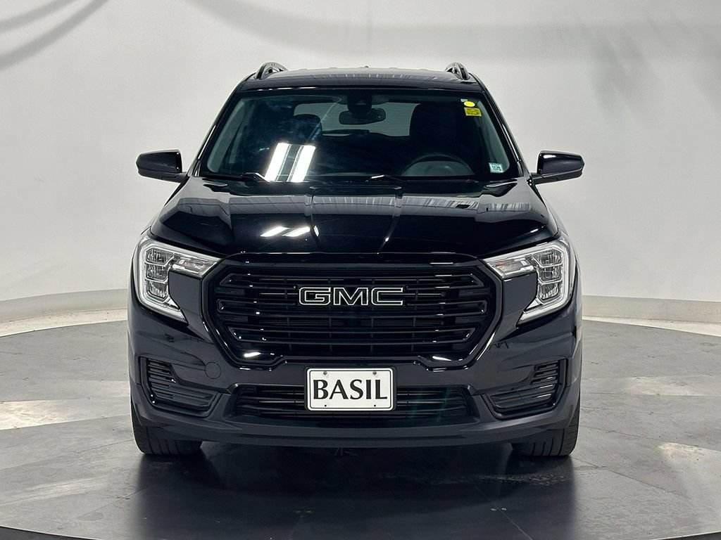 Used 2023 Ebony Twilight Metallic GMC SLE image 9