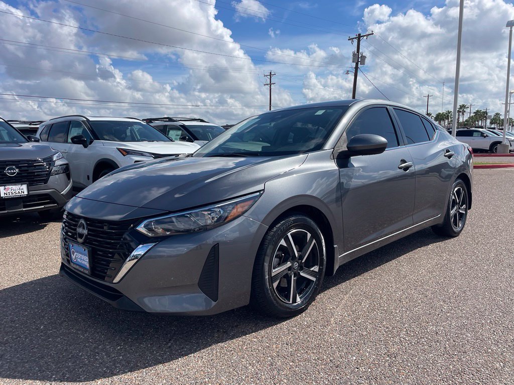 Used 2025 Gray Nissan SV image 3
