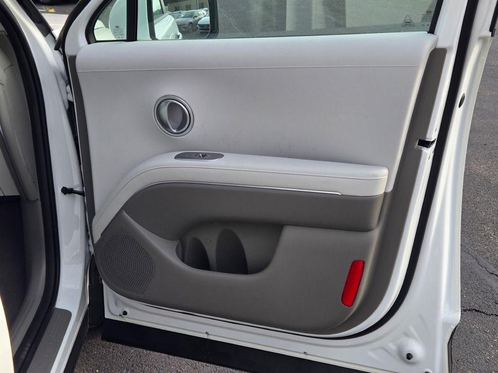 New 2026 White Hyundai SEL AWD image 7