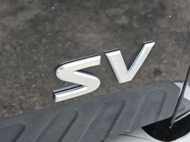 Used 2015 Super Black Nissan SV image 13