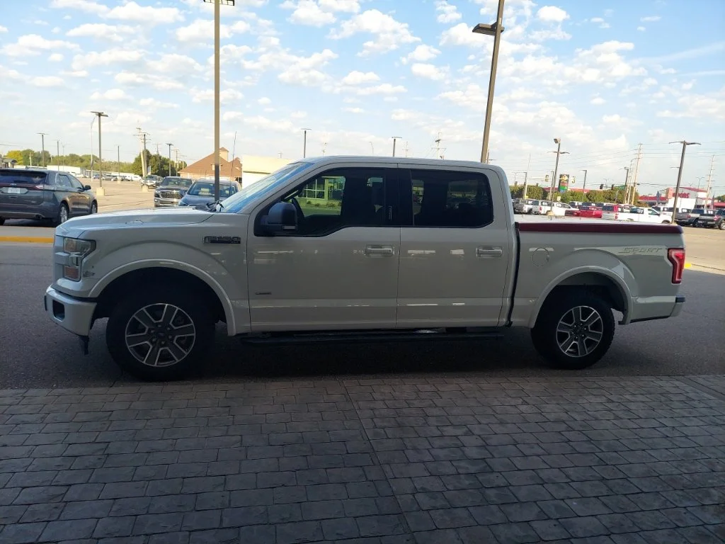 Used 2017 Oxford White Ford XLT image 4