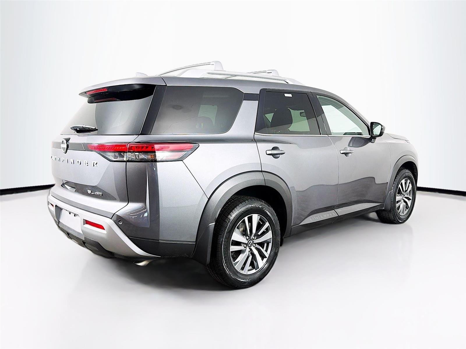 Used 2025  Nissan SL image 7