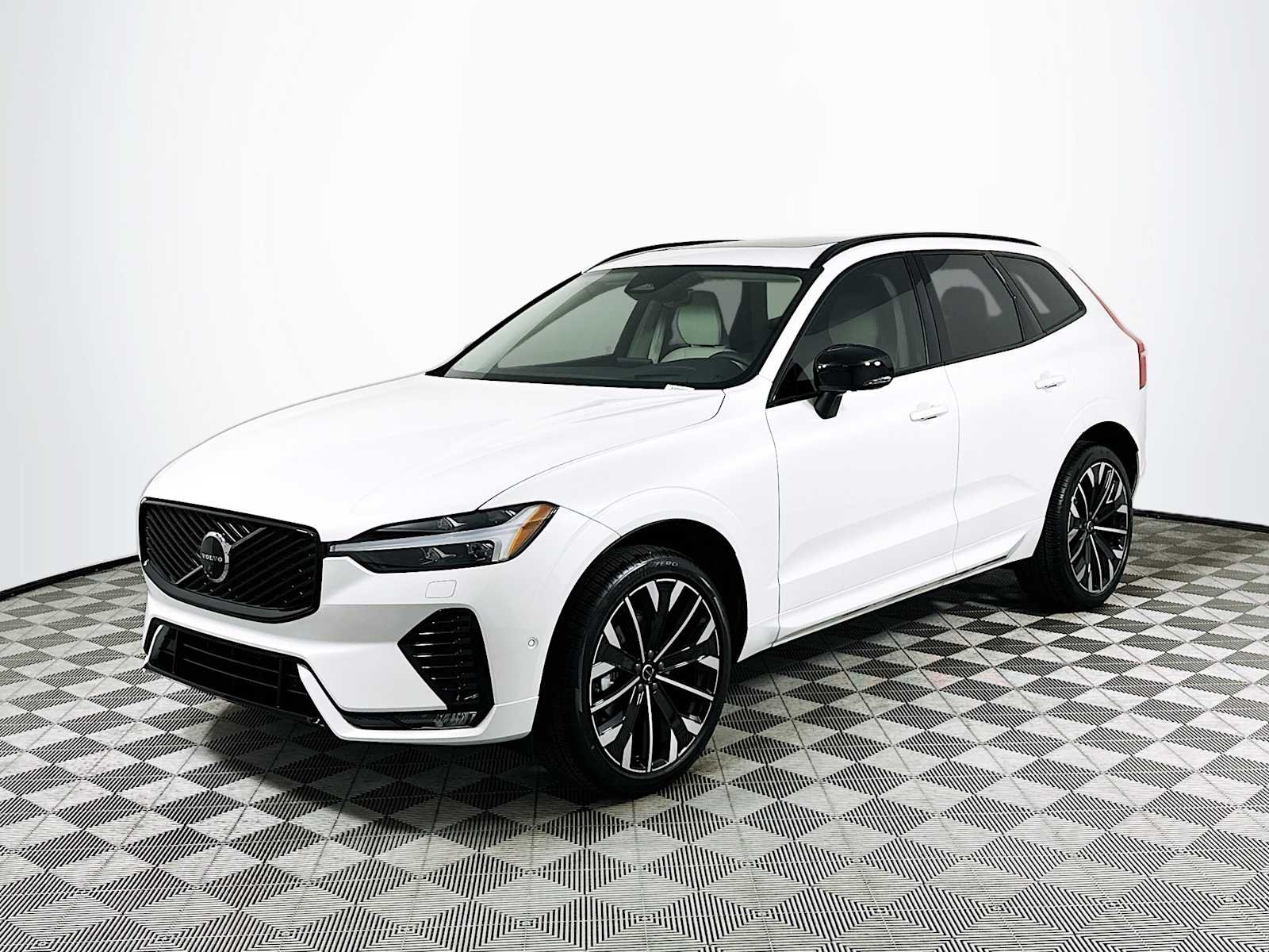 New 2026 Crystal White Volvo Ultra image 3