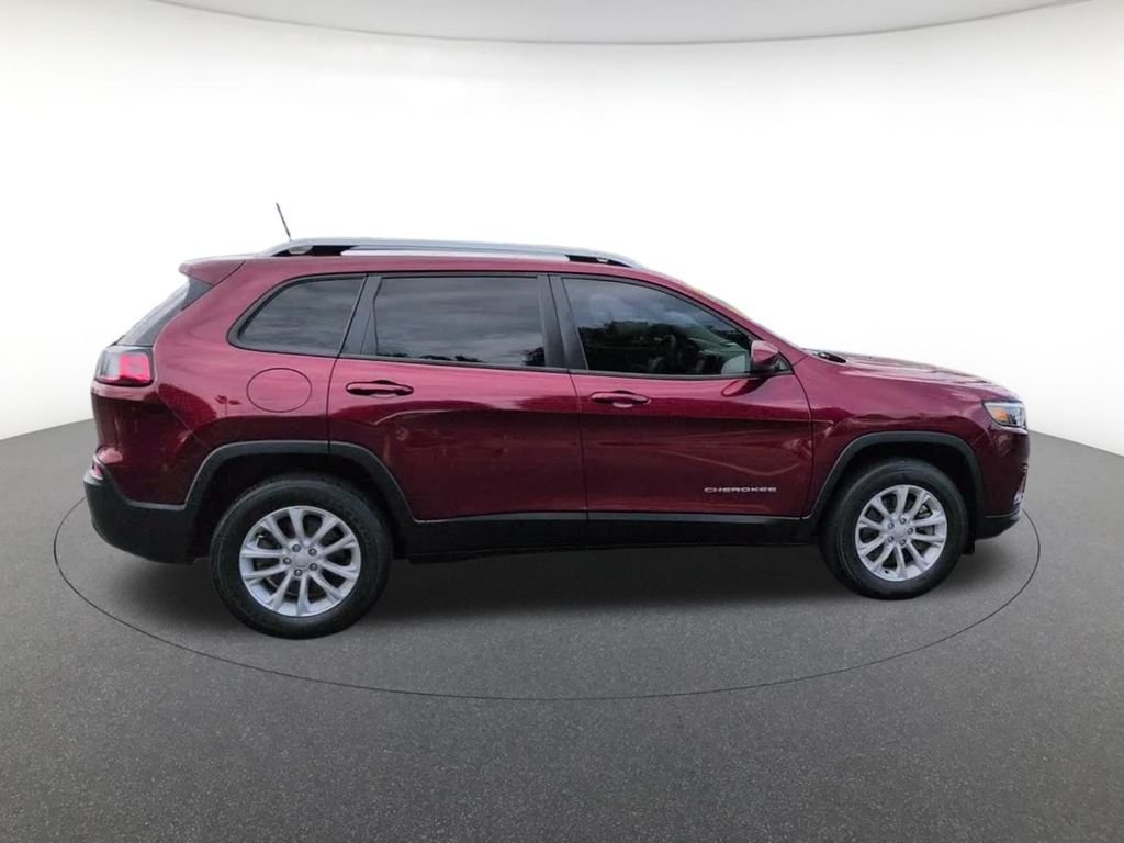 Certified Used 2021 Velvet Jeep Latitude image 5