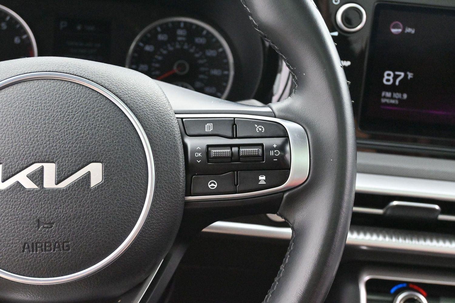 Used 2022 Glacial White Pearl Kia GT-Line image 15
