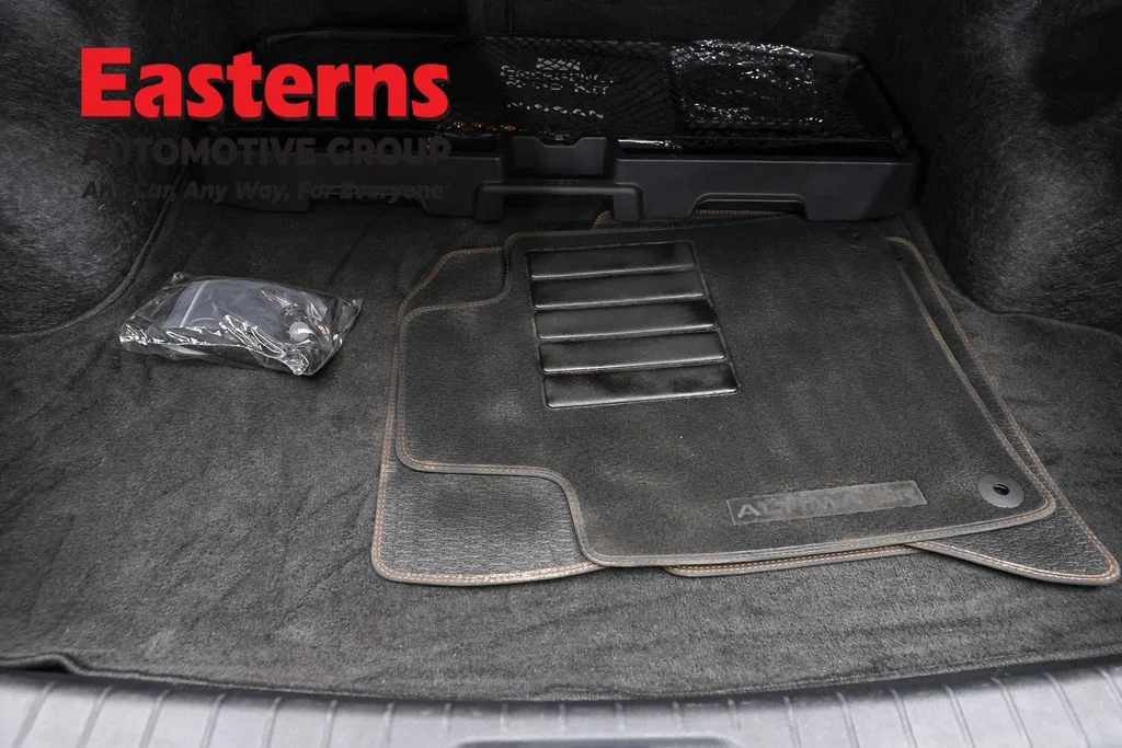 Used 2023 Gray Nissan 2.0 SR image 9