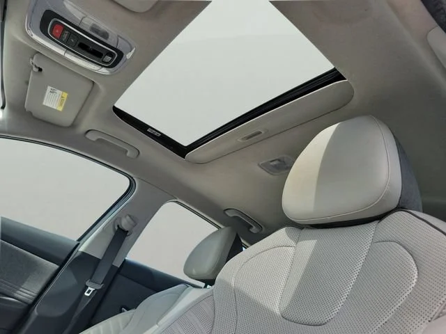 Used 2024 Gray Hyundai Limited image 25