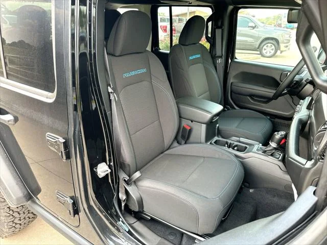 New 2023 Black Clear-Coat Exterior Paint Jeep Rubicon 4xe image 24