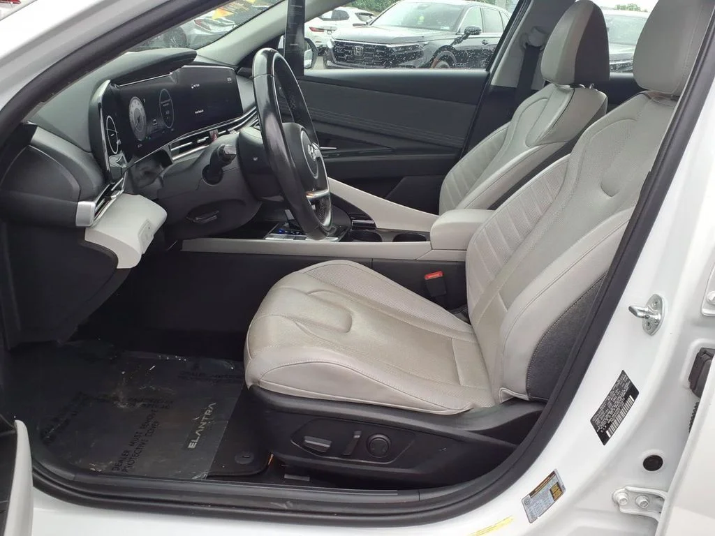Used 2022 White Hyundai Limited image 15