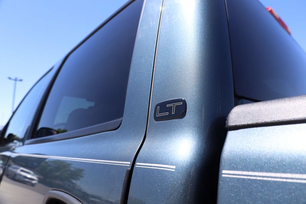 Used 2007 Blue Granite Metallic Chevrolet DRW LT1 image 28