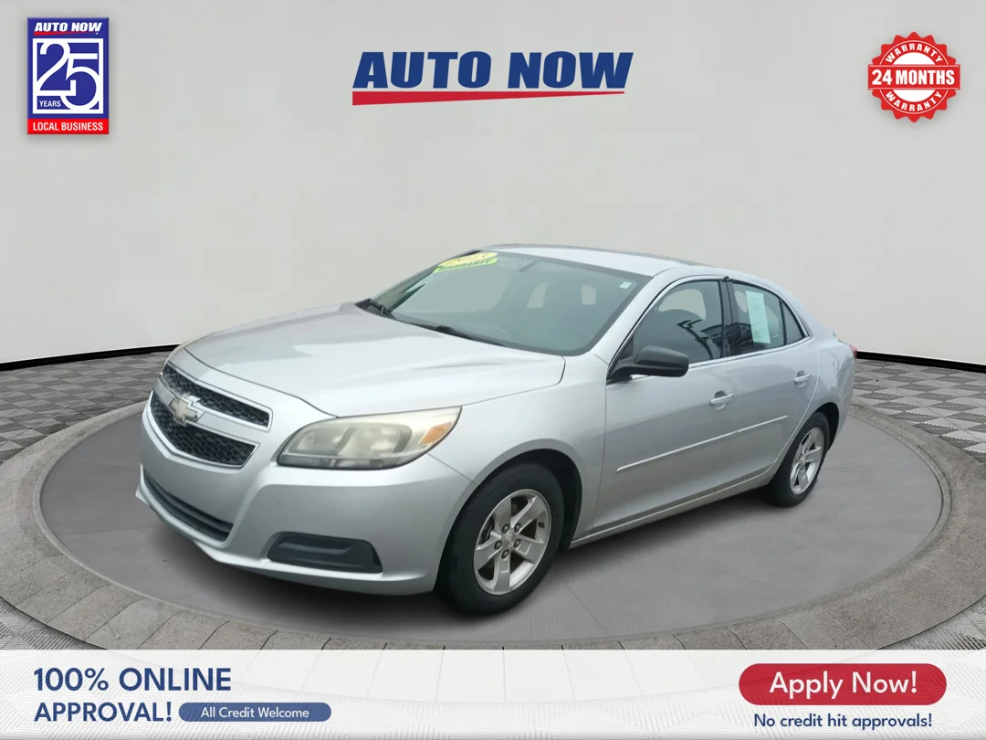 Used 2013 Silver Chevrolet 1FL image 3