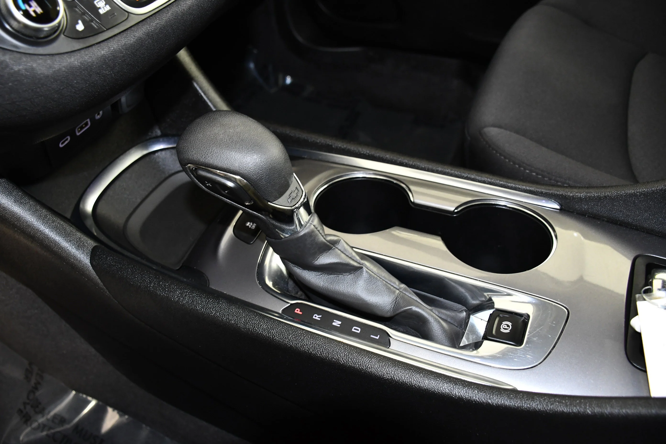 Used 2024 Sterling Gray Metallic Chevrolet LT image 31