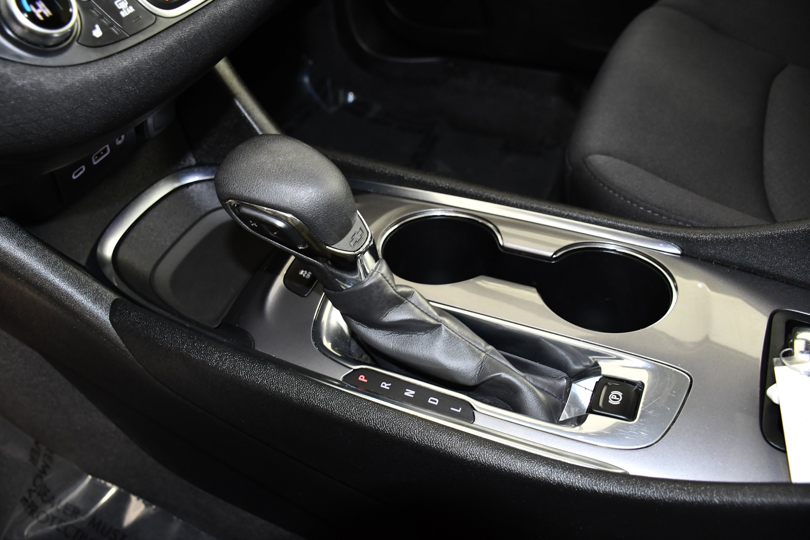 Used 2024 Sterling Gray Metallic Chevrolet LT image 31