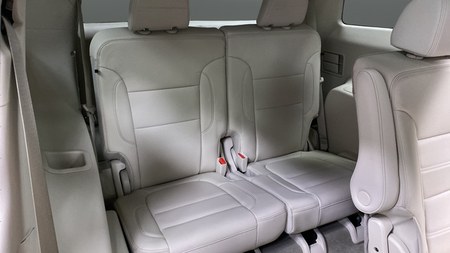 Used 2023 White Frost Tricoat GMC Denali image 27