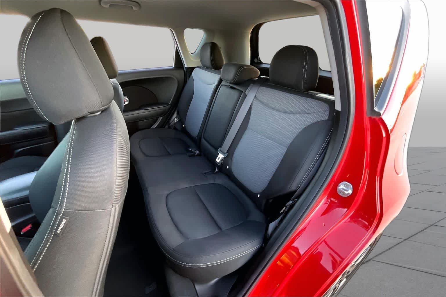 Used 2018 Inferno Red w/Black Roof Kia + image 17